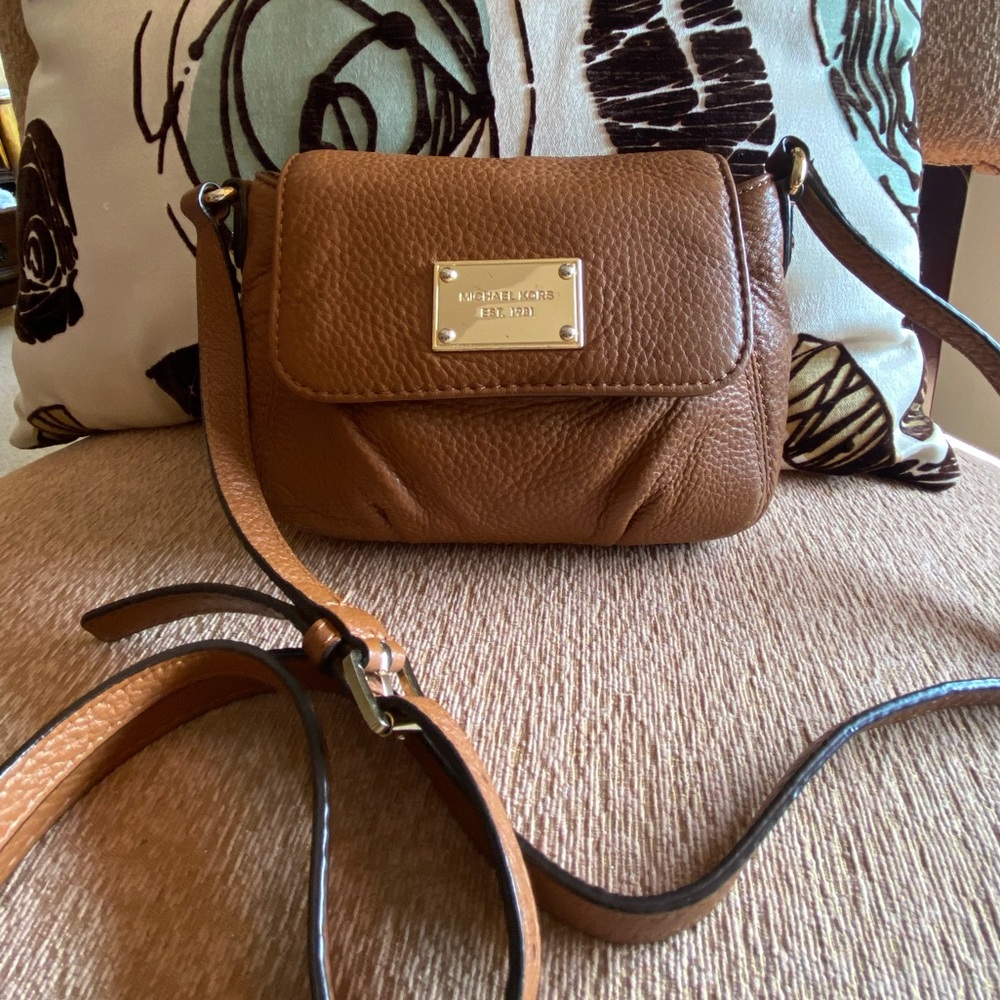 Michael Kors Jet Set Brown Pebbled Leather Flap Crossbody Shoulder Handbag